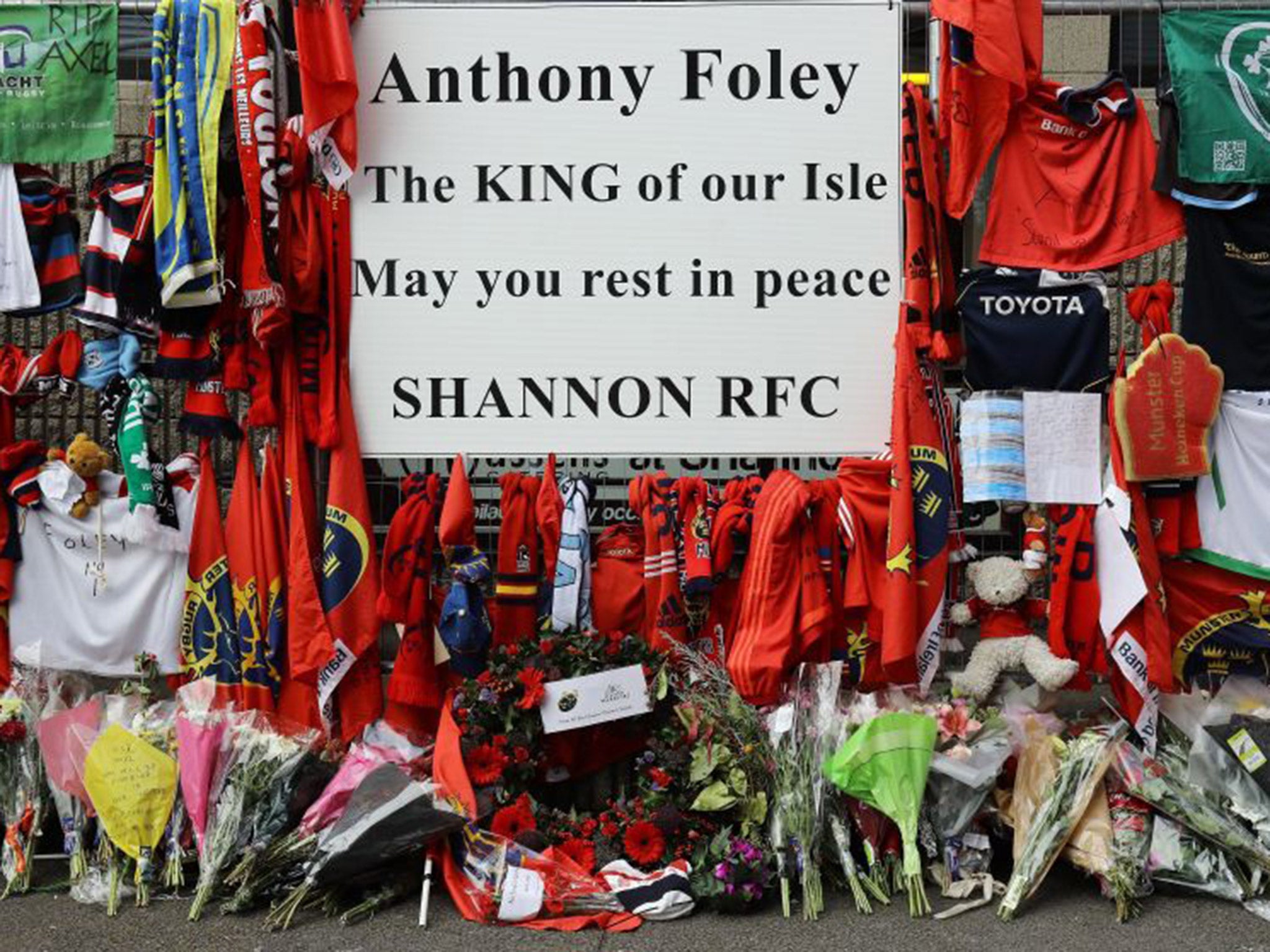 Foley's boyhood club, Shannon RFC, also paid tribute to the former Munster captain