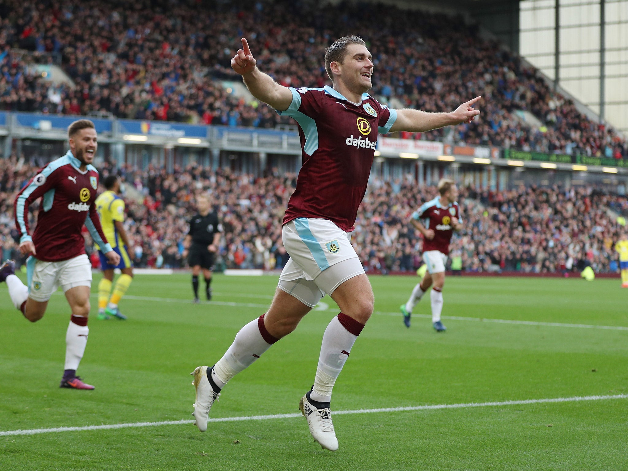 Sam Vokes celebrates after giving Burnley the lead