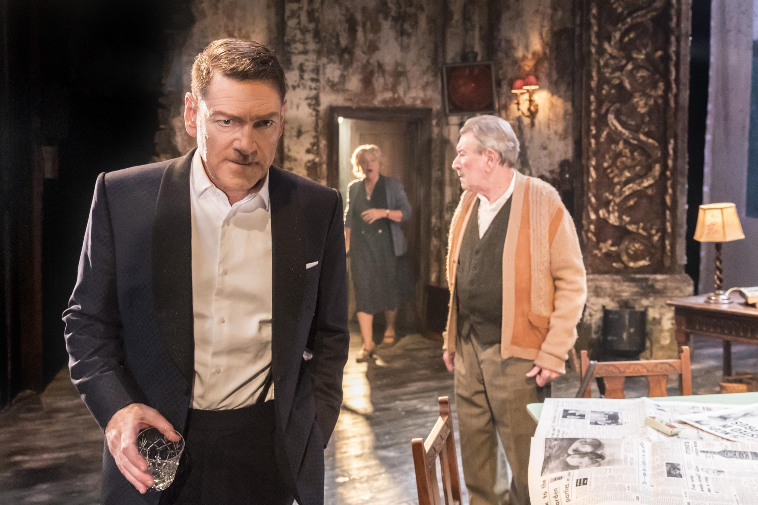 Kenneth Branagh as Archie Rice, Greta-Scacchi as Phoebe and Gawn Grainger as Billy in ‘The Entertainer’