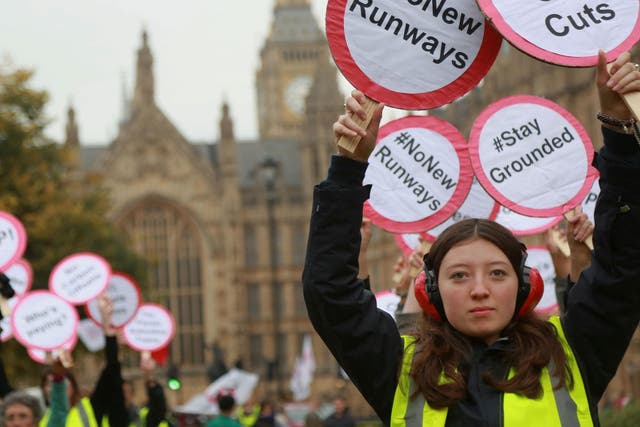 Heathrow expansion protesters gather outside Parliament 