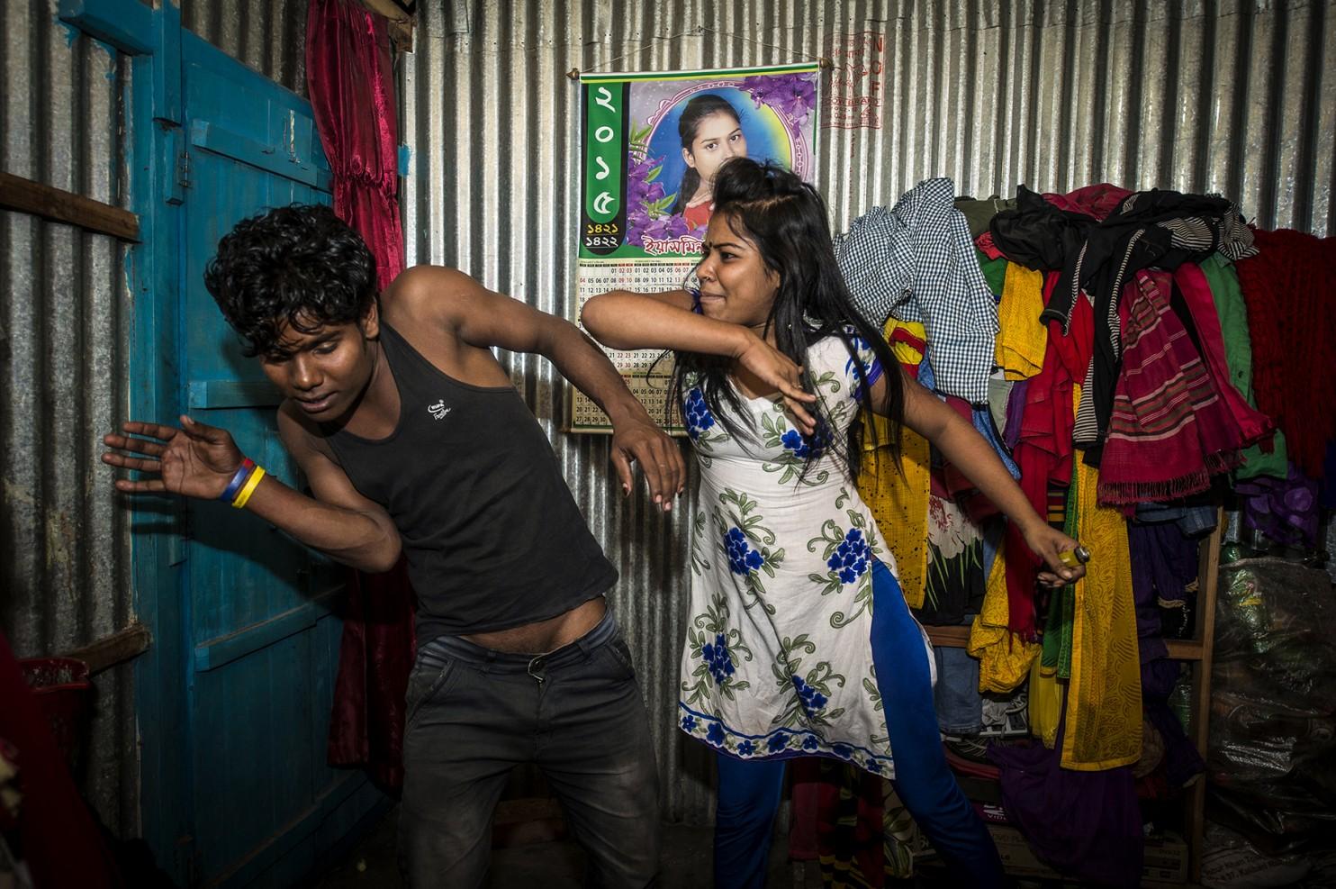 Model Hooker in Bangladesh