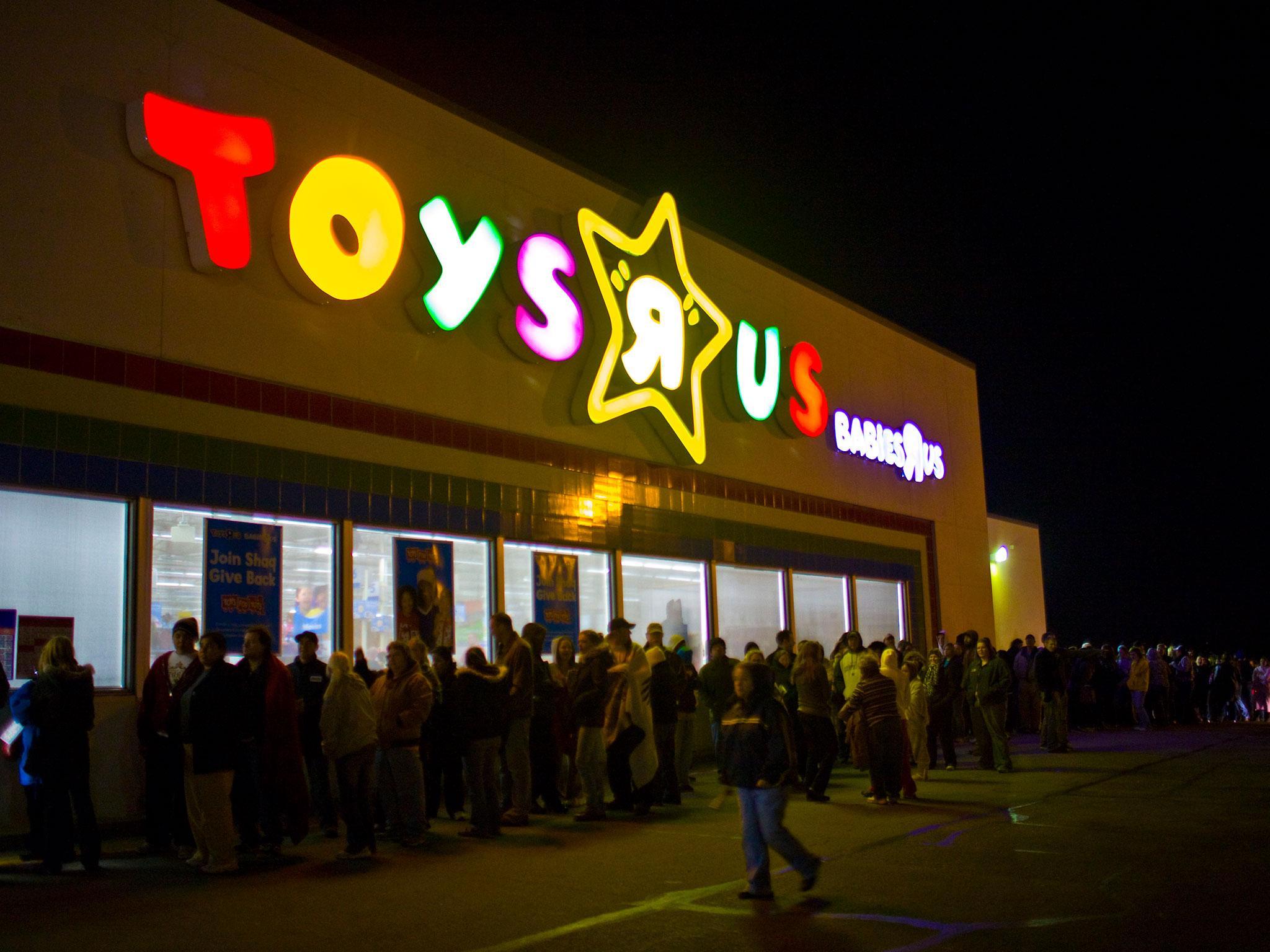 Toys R Us and Maplin collapse into administration putting over 5,000 jobs at risk