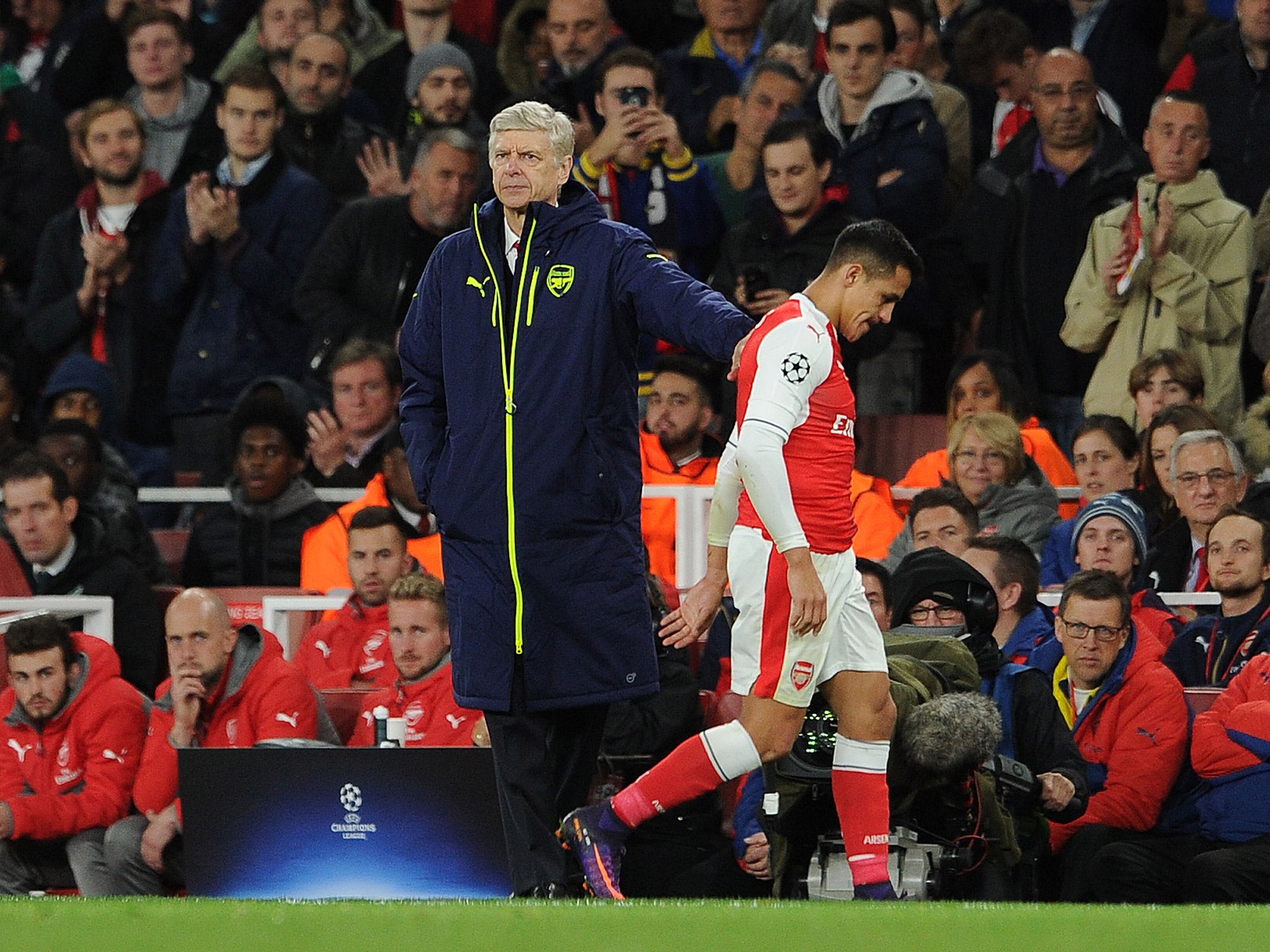 Alexis Sanchez has displayed his frustration when being substituted by Arsene Wenger