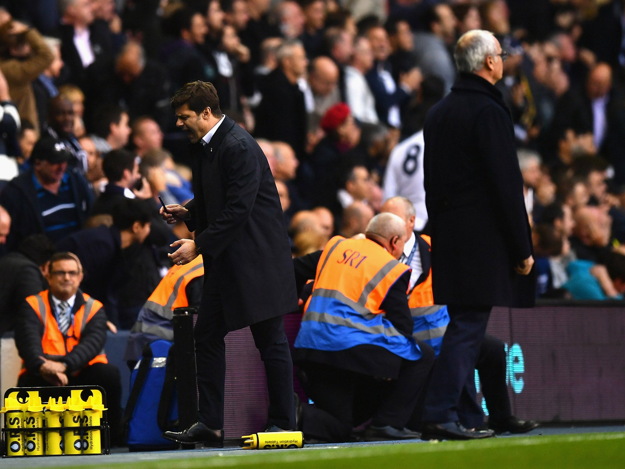 Mauricio Pochettino reacts in frustration after Tottenham's 1-1 draw with Leicester