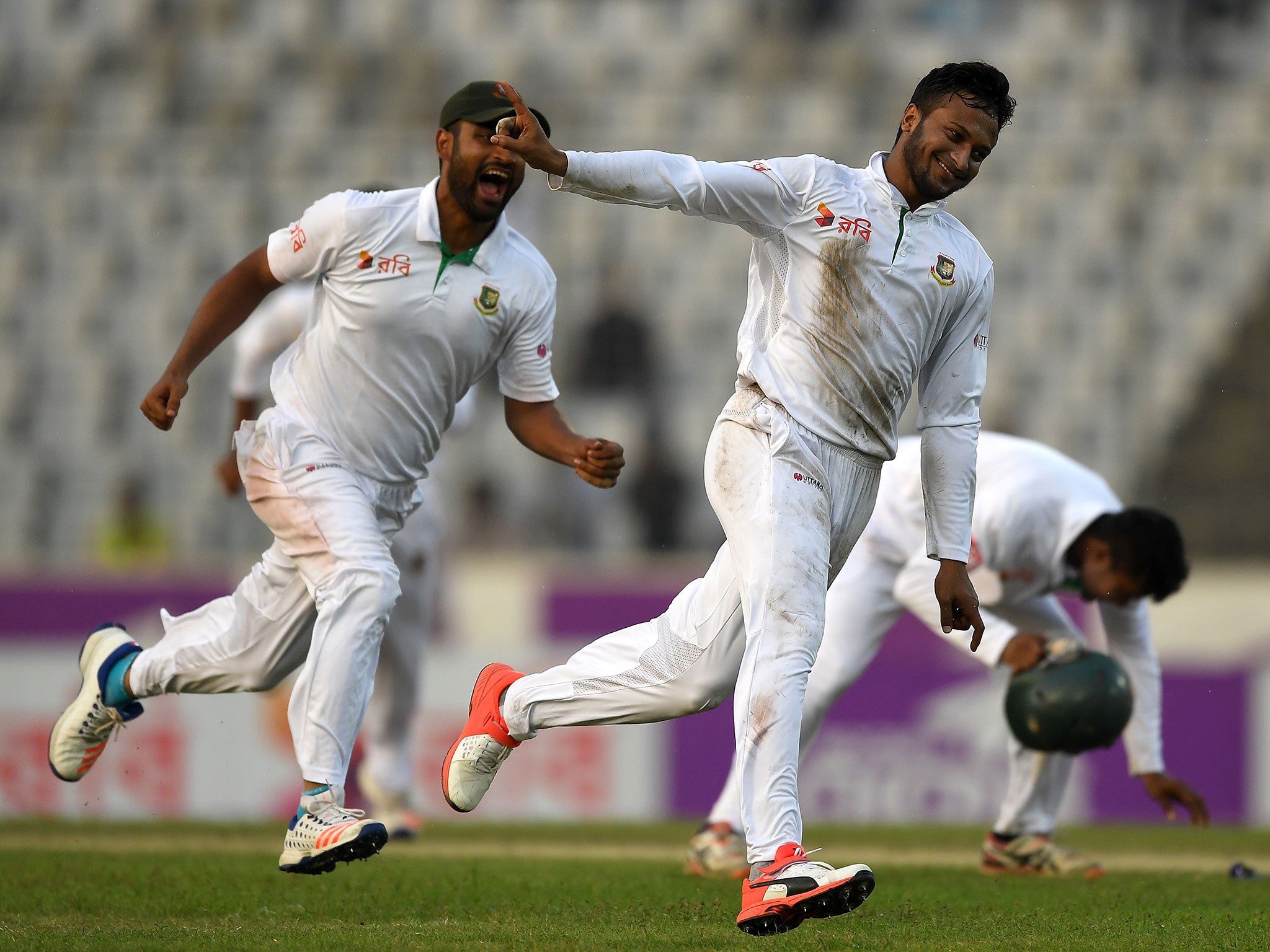 Shakib Al Hasan of Bangladesh celebrates dismissing England's Zafar Ansari during day three of the second Test match