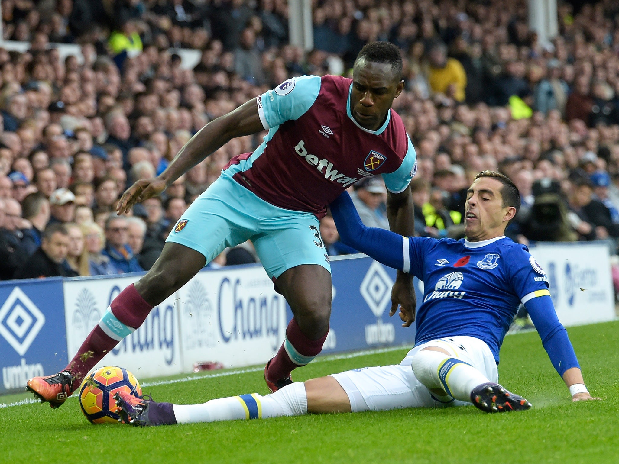 Antonio comes under the tackle of Funes Mori