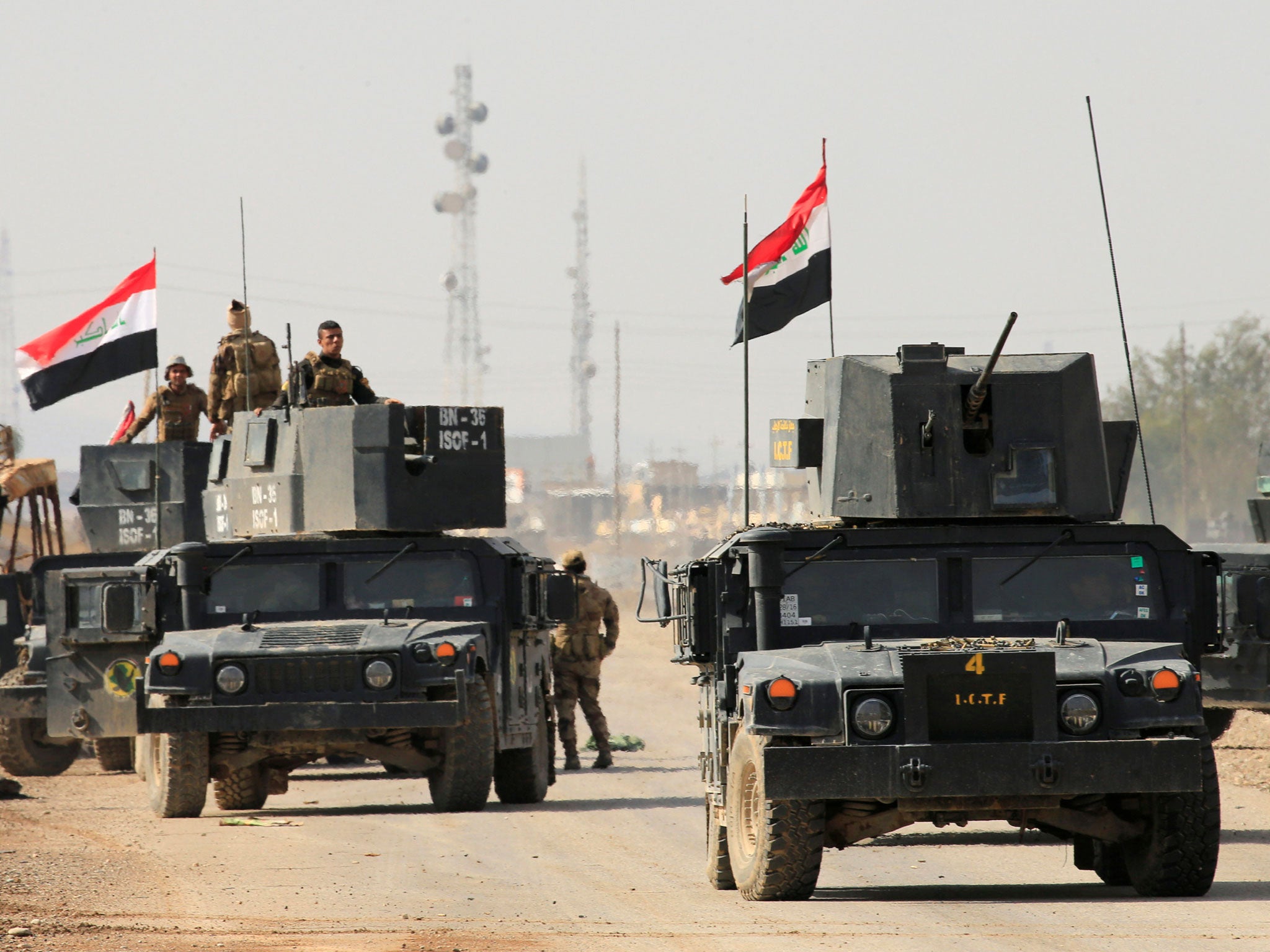 Iraqi Special Forces delayed their advance into east Mosul on Wednesday because high humidity and clouds made targeting from the air difficult