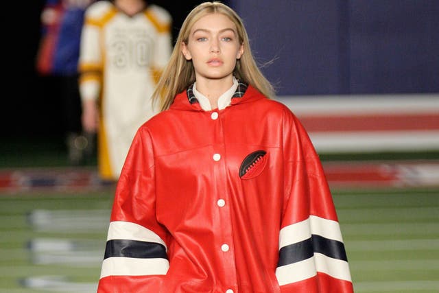 Gigi Hadid was put in a poncho at the 2015 Tommy Hilfiger show
