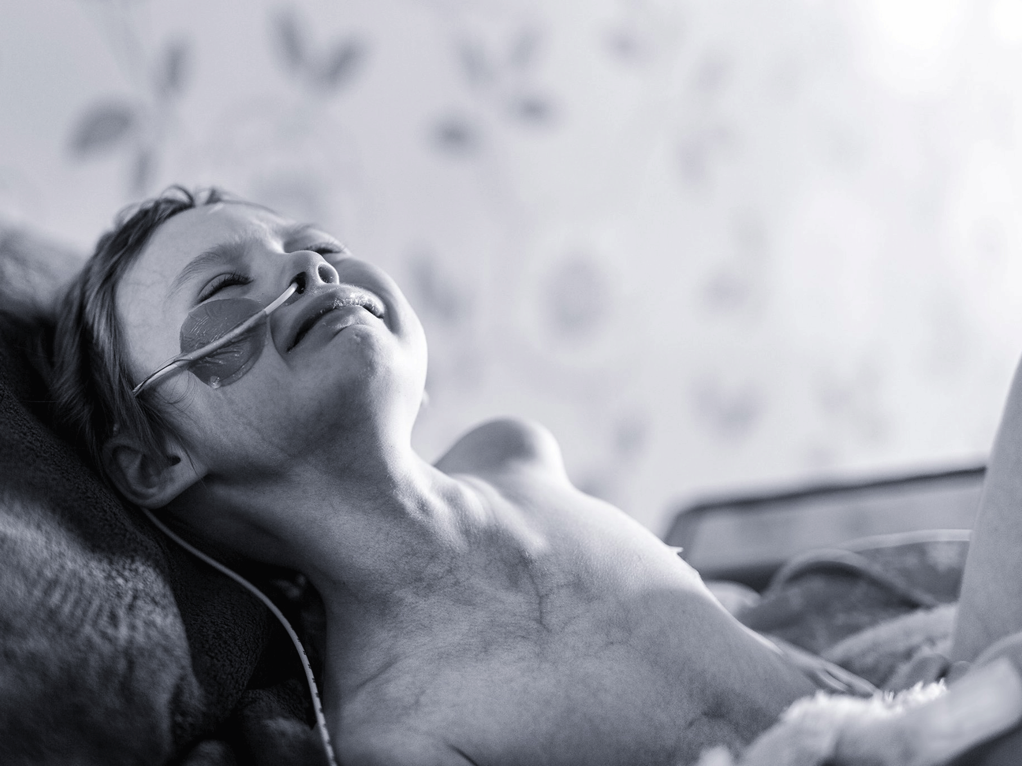 Why a father shared a photo of his 4-year-old dying of cancer