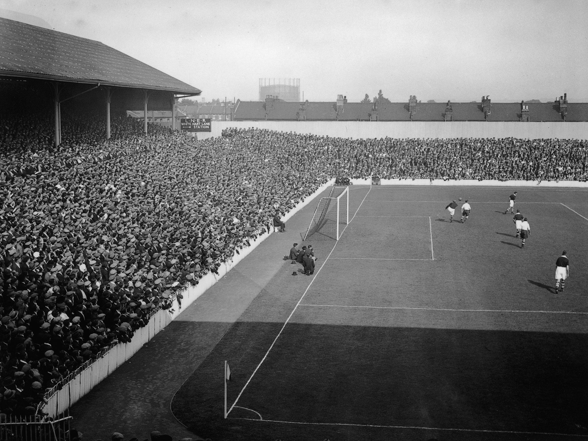 Crowds at White Hart Lane, London, watching the home side,Tottenham Hotspur, play Charlton Athletic, 27th August 1932. Spurs won the match 4-1.