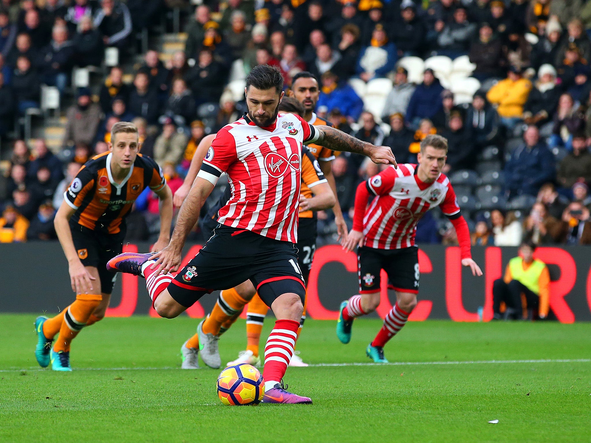 Charlie Austin puts Southampton ahead