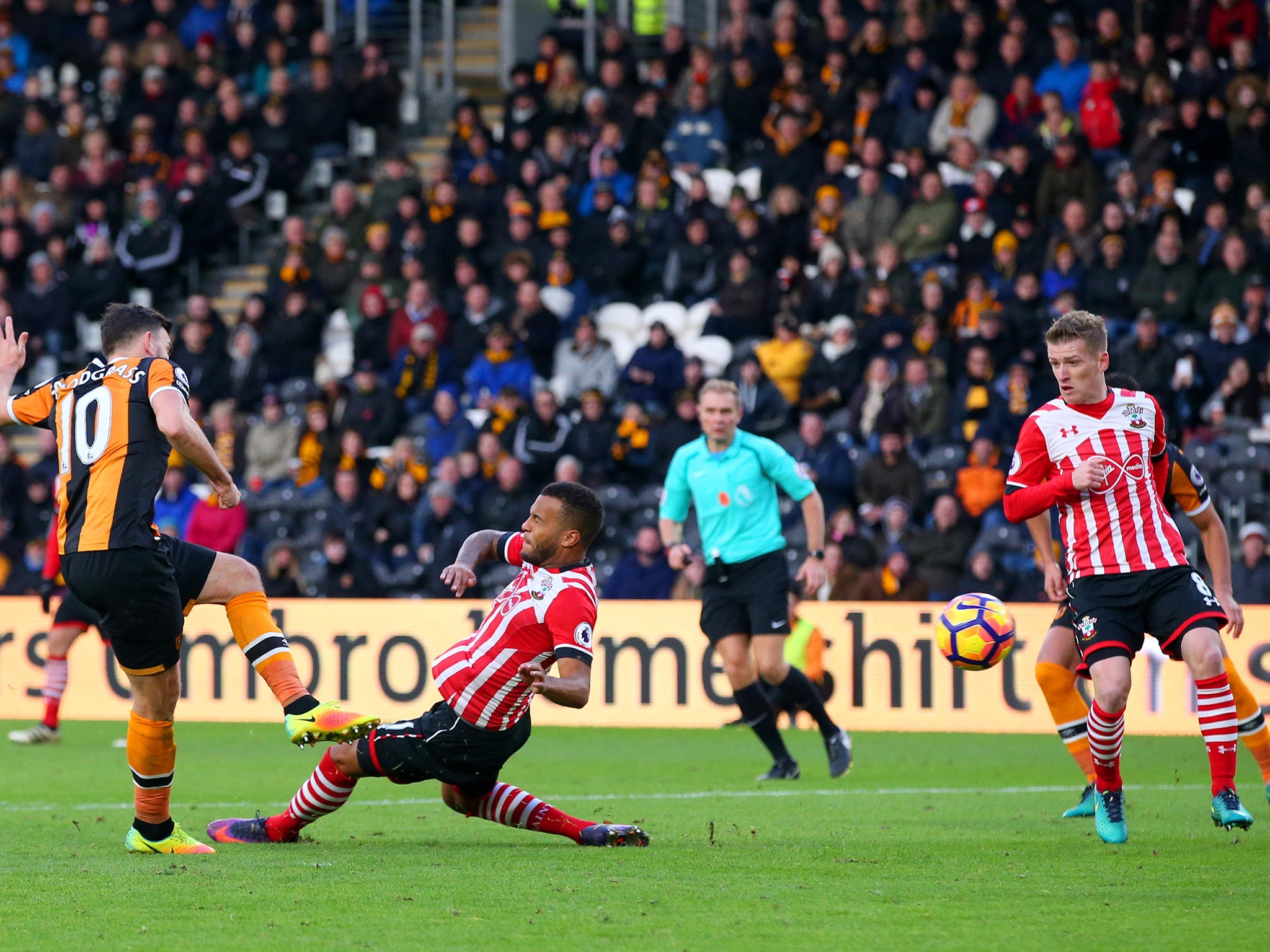 Robert Snodgrass equalises for Hull City