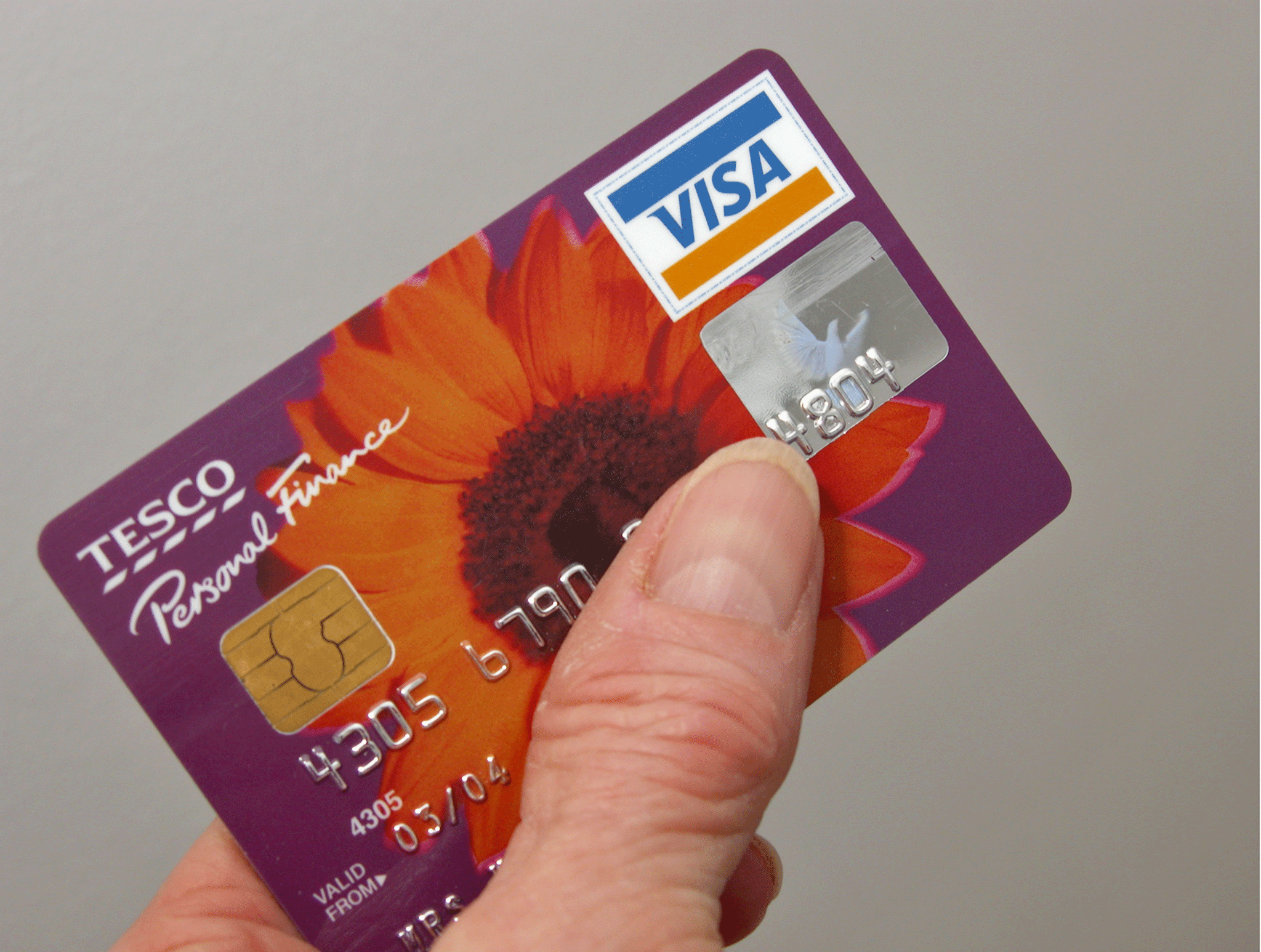 Tesco Bank Suspends all Transactions As 20 000 Customers Lose Money