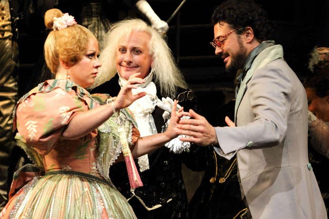  Sofia Fomina as Olympia, Christopher Mortagne as Spalanzani and Vittorio Grigolo as Hoffman in Les Contes d’Hoffmann at the Royal Opera House 