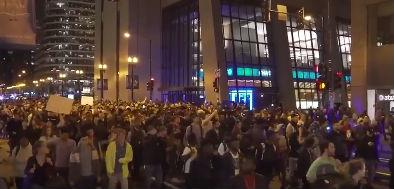 Thousands march with Chance the Rapper to cast their vote in Chicago