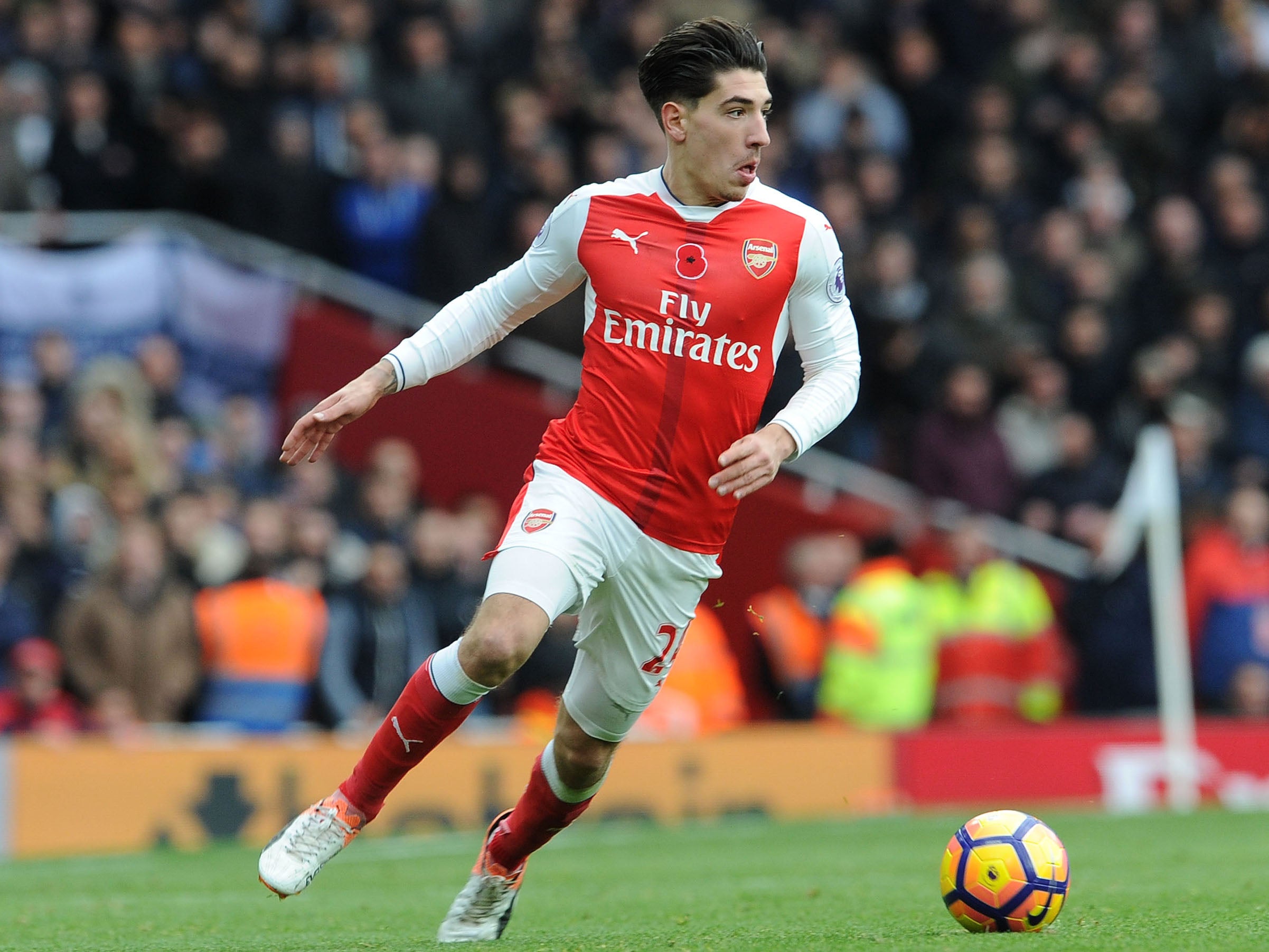 Héctor Bellerin is one of the players who will donate a day’s wages to the cause of ending youth homelessness