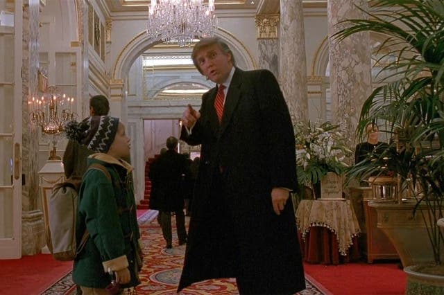 <p>Kevin McCallister meets Donald Trump in the Plaza Hotel lobby in ‘Home Alone 2: Lost in New York’ </p>