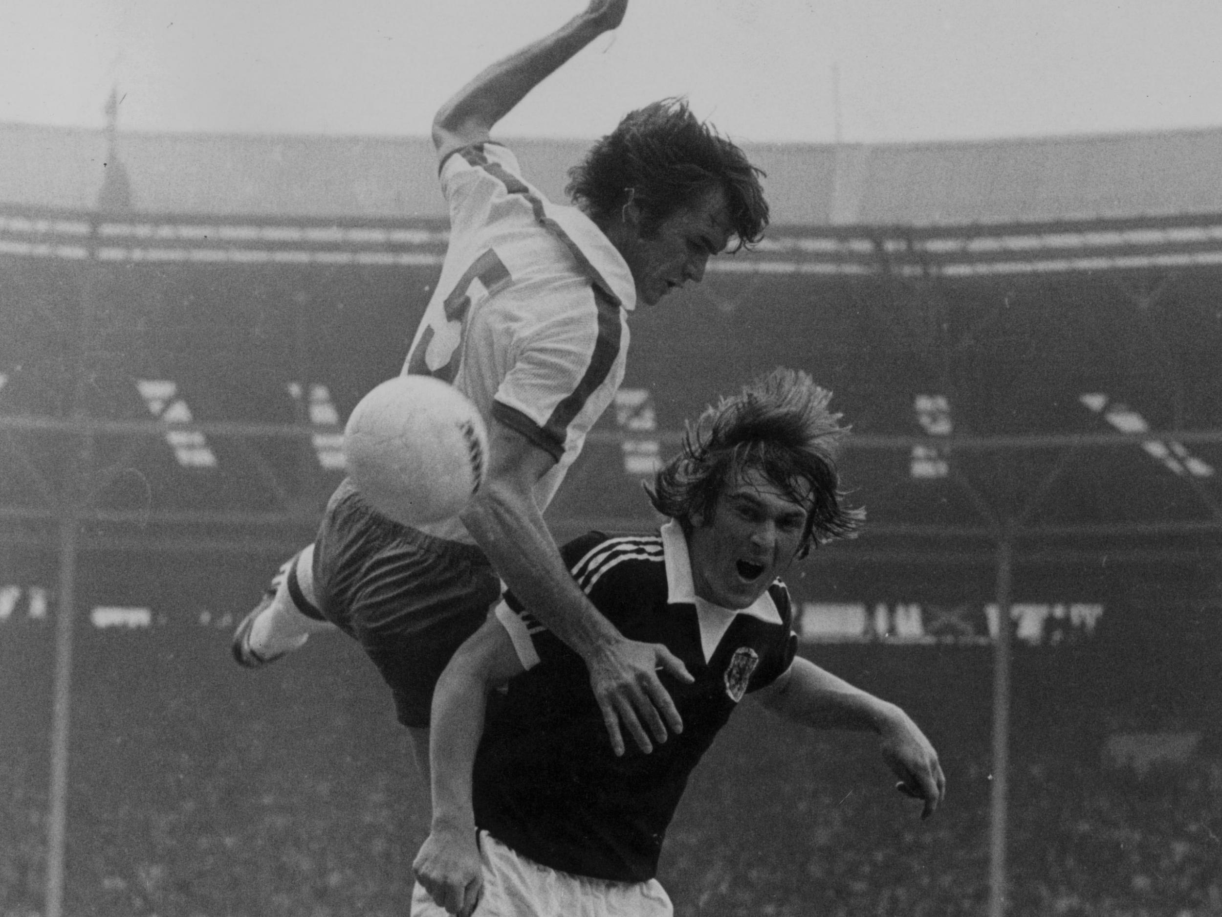 Dave Watson challenges Kenny Dalglish at Wembley