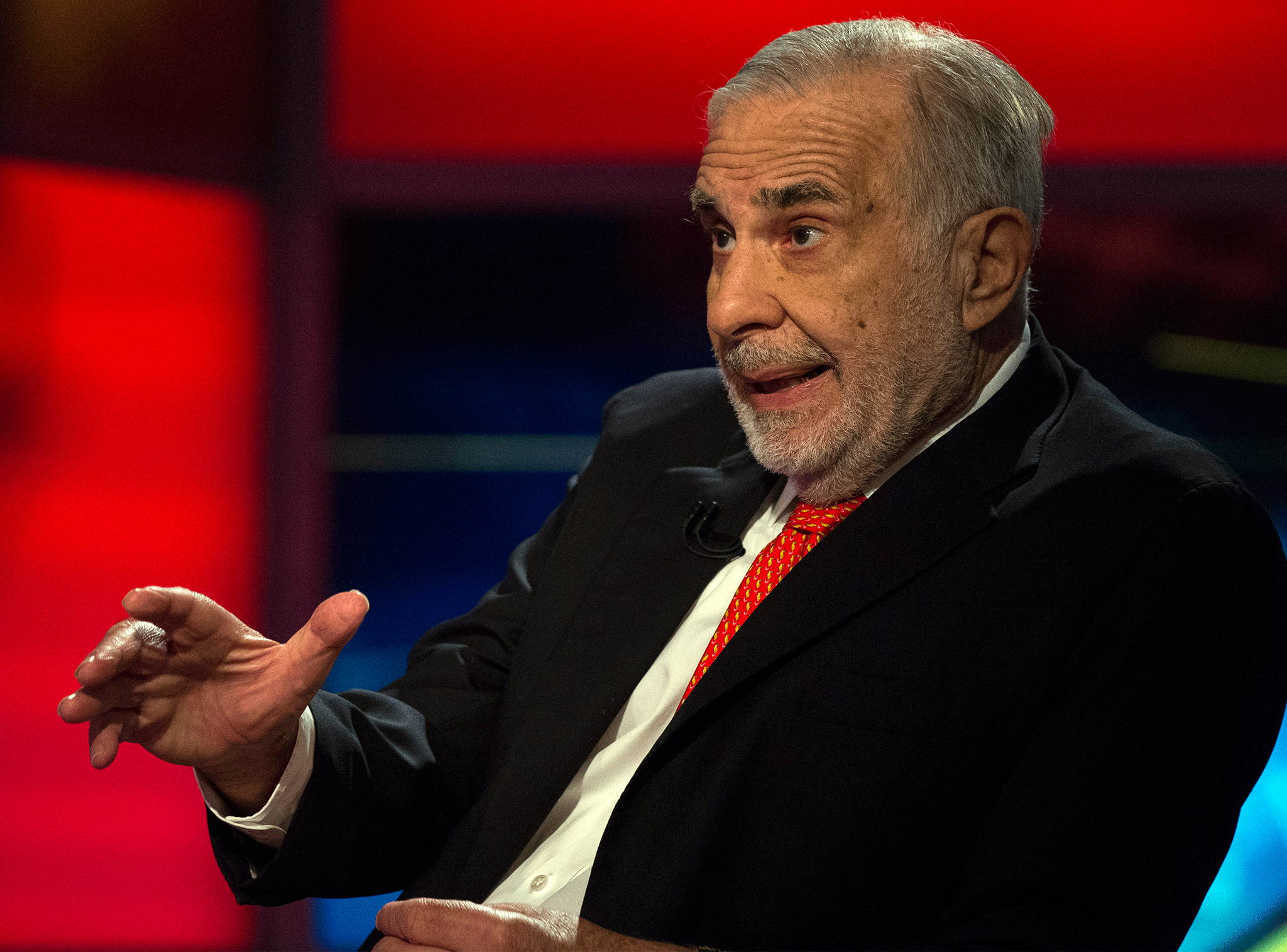 Investor Carl Icahn raked in $700m on Wednesday