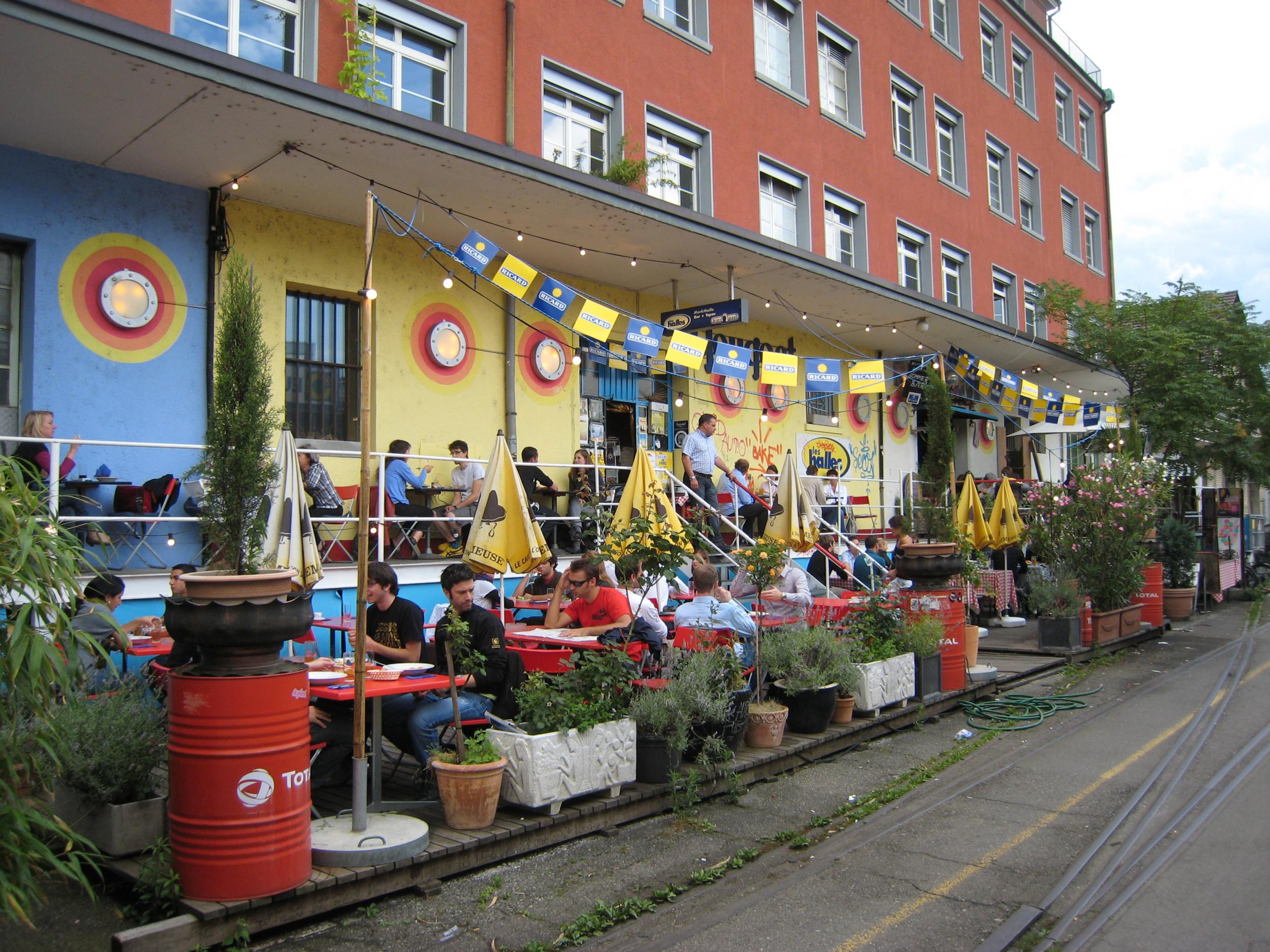 Locals love the moules et frites at Les Halles Zurich (Greckor/Flickr)