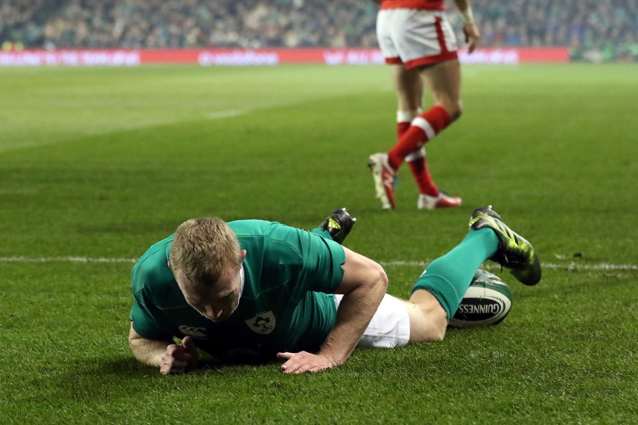 &#13;
Keith Earls scores the opening try for Ireland against Canada &#13;