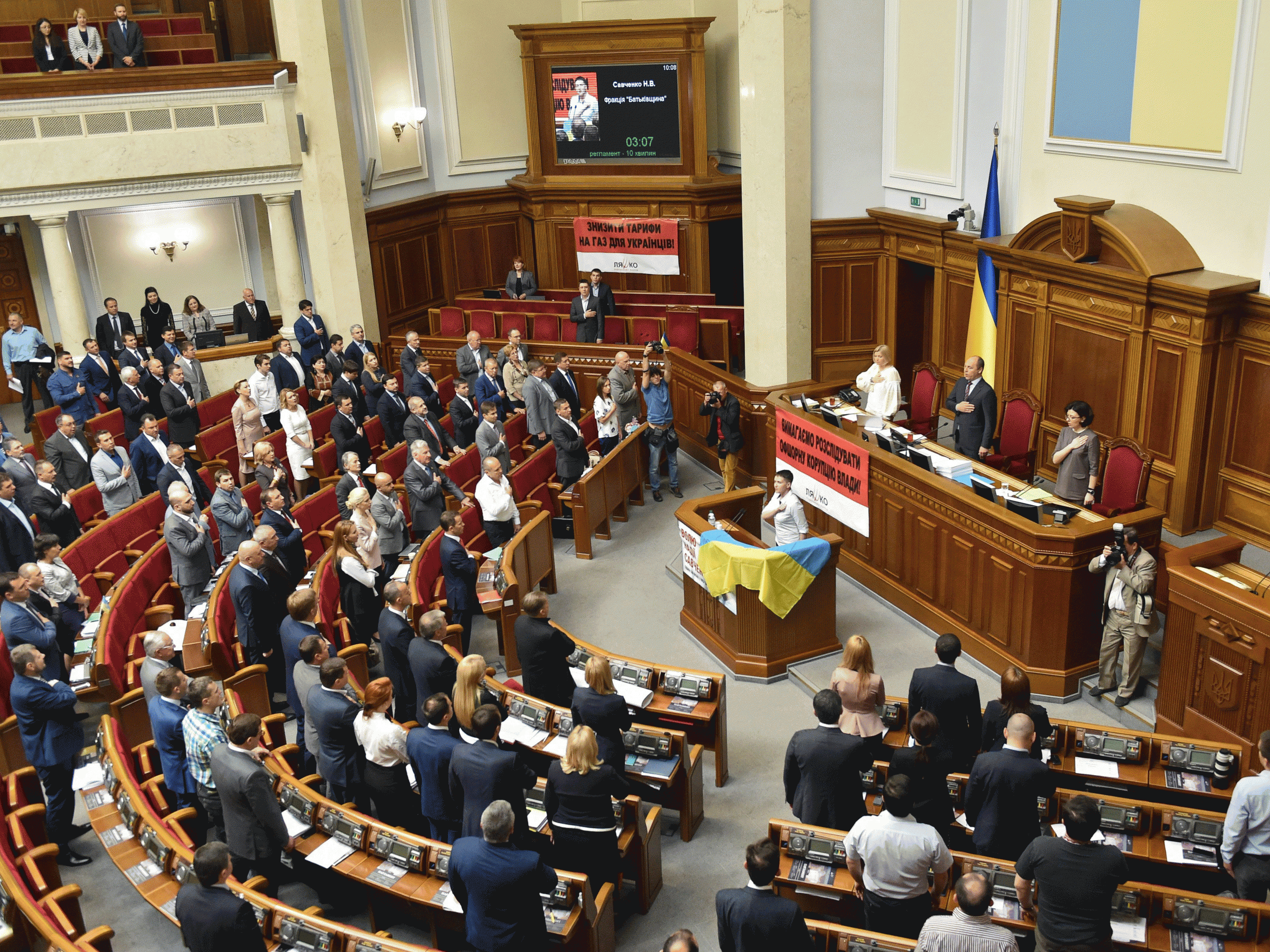 According to a recent poll, not a single prominent politician in Ukraine has an approval rating of over 27 per cent