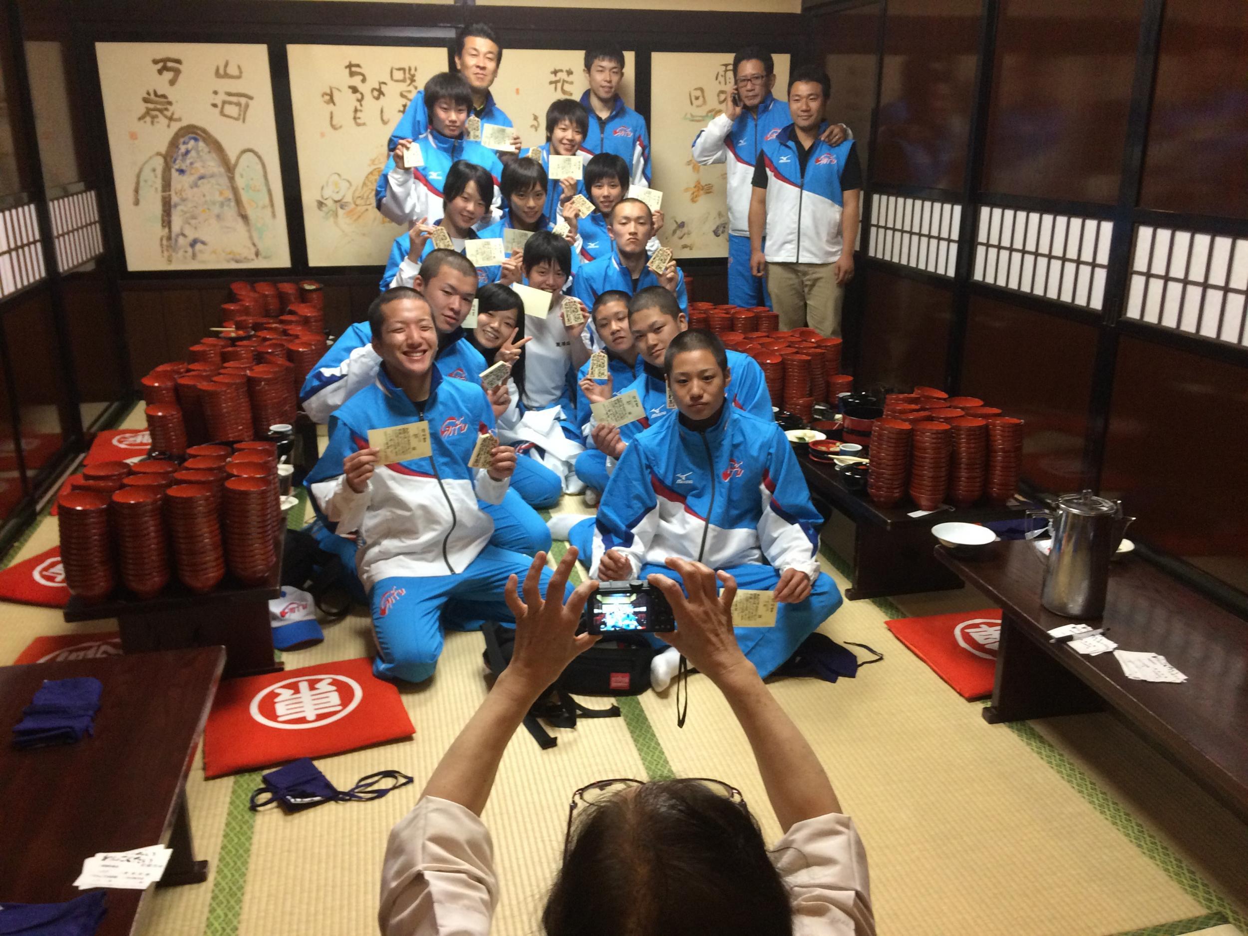 Our writer found himself in a wanko competition with kendo champs