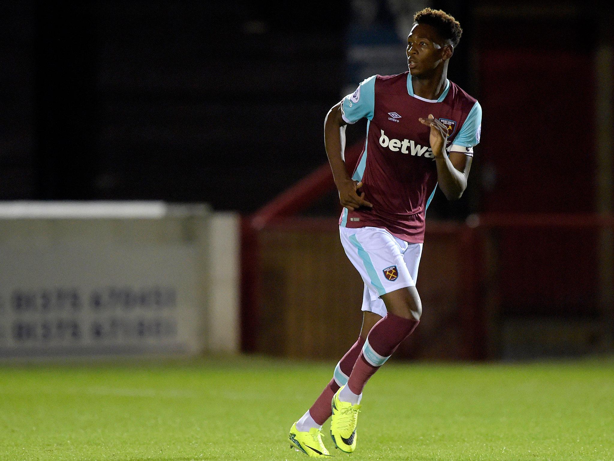 After Oxford became West Ham’s youngest ever player to appear in the Premier League at just 16 years old (his debut came against the Gunners), he immediately attracted interest from some of England’s big clubs, including Arsenal. However he is reportedly set to sign a new five-year deal.