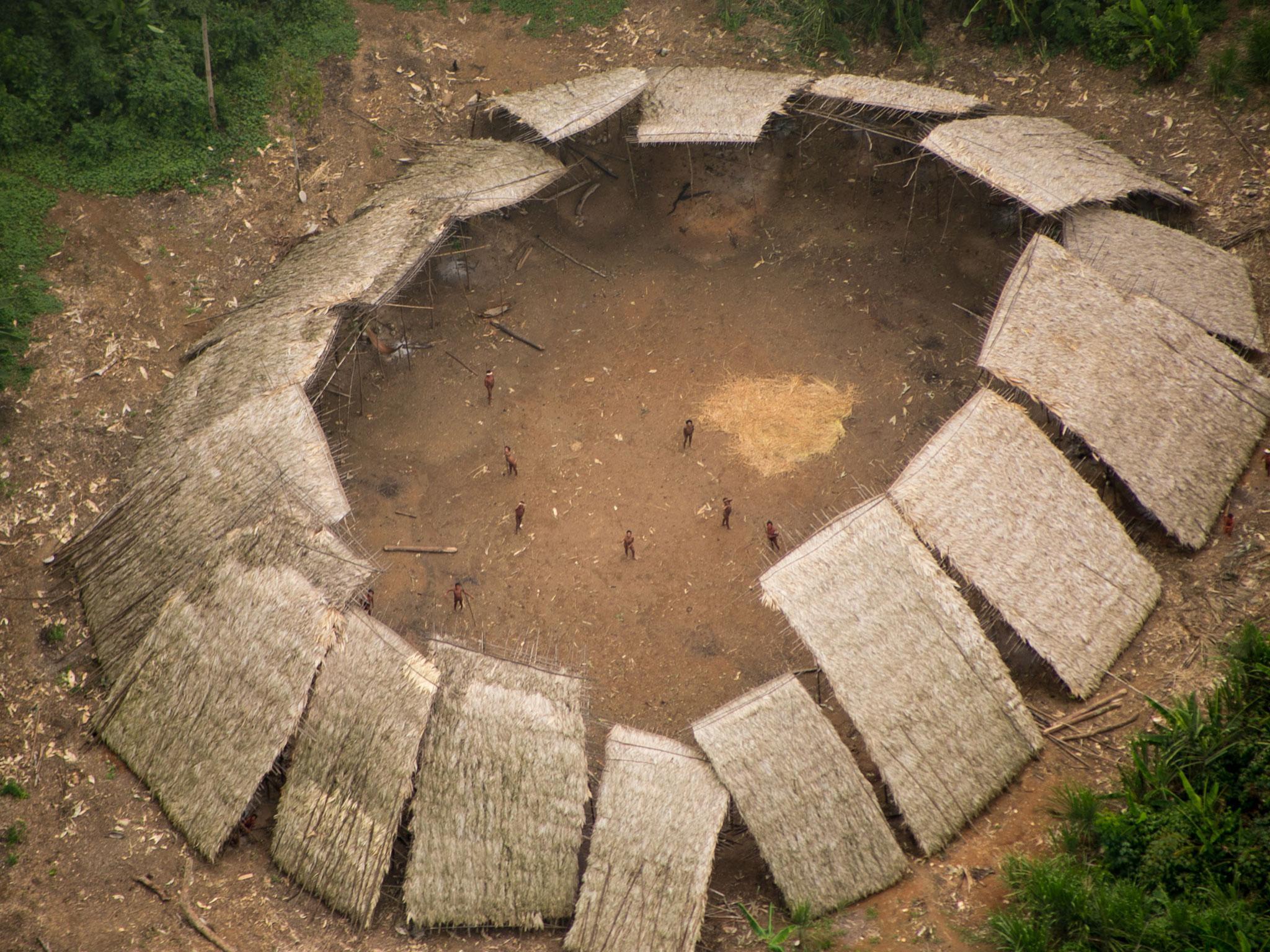 Families of the tribe live together in the same ‘yano’ structure