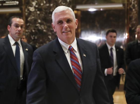 Pence booed at outlet hamilton