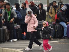 Government ends transfers of refugee children from Calais Jungle