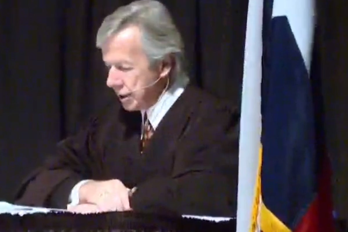 'If you don’t like Donald Trump leave the country', US judge tells new ...
