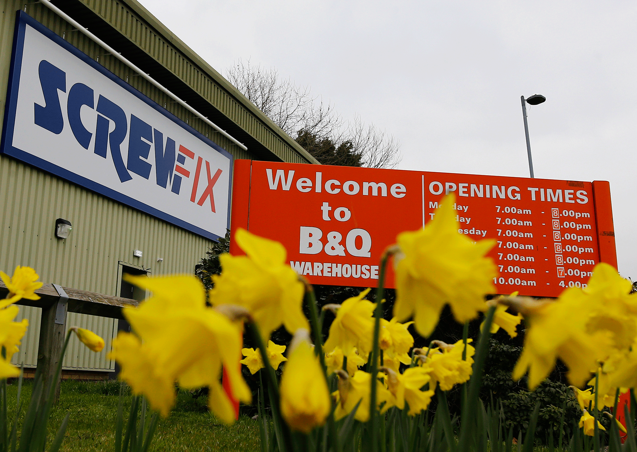 Kingfisher, which owns Screwfix and B&Q has benefited from a temporary boost from hot weather but underlying sales disappointed investors