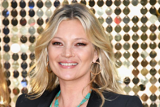 Kate Moss says it is ‘disturbing to think that in 2016 young people are still forced to sleep rough’