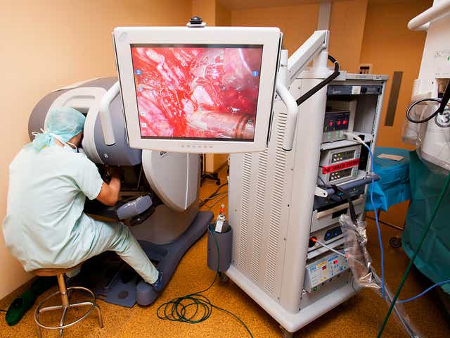 Keyhole surgery using precision robotic instruments have helped to cut recovery times but might mean cancer cells are missed or spread 