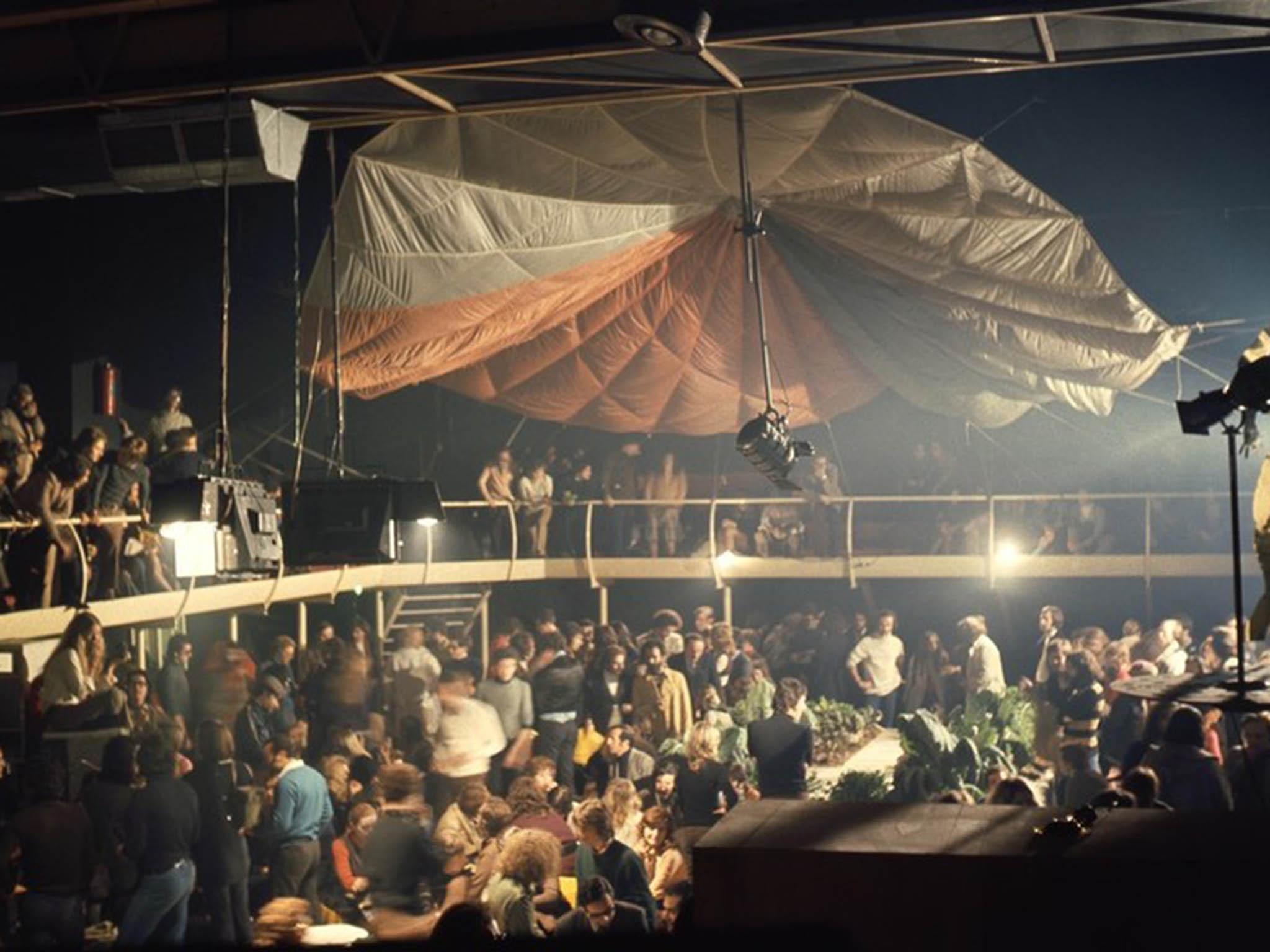 The Space Electronic nightclub in Florence during the Mondial Festival, co-organised by architects Gruppo 9999 and Superstudio, 1971