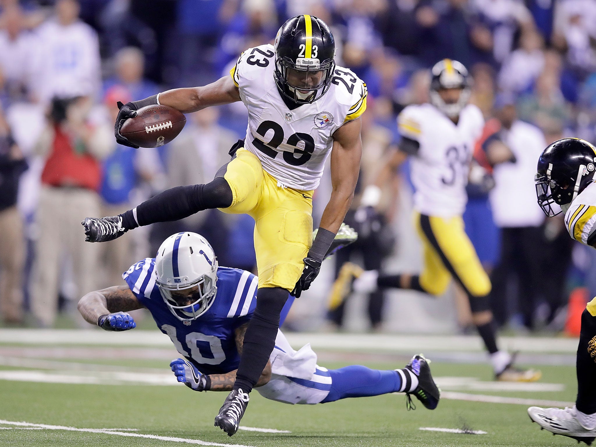 Mike Mitchell hurdles Donte Moncrief during Pittsburgh's 28-7 win over Indianapolis