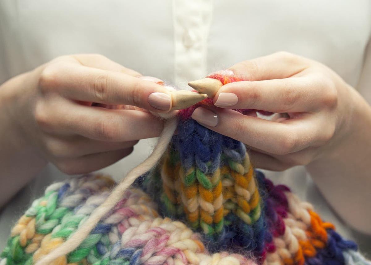 Knitting hands