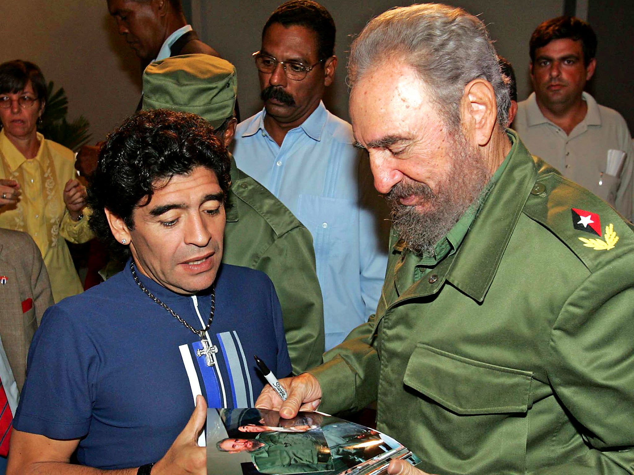 Diego Maradona talks to Castro