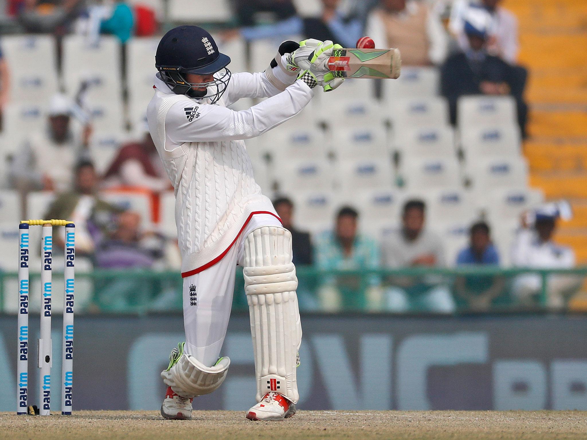 The teenager batted through the pain of a broken finger to score an unbeaten 59