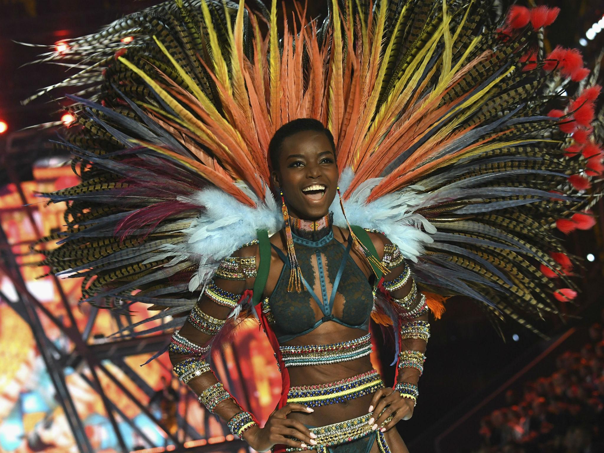 Victoria's Secret model Maria Borges' return to catwalk with natural hair  celebrated, The Independent