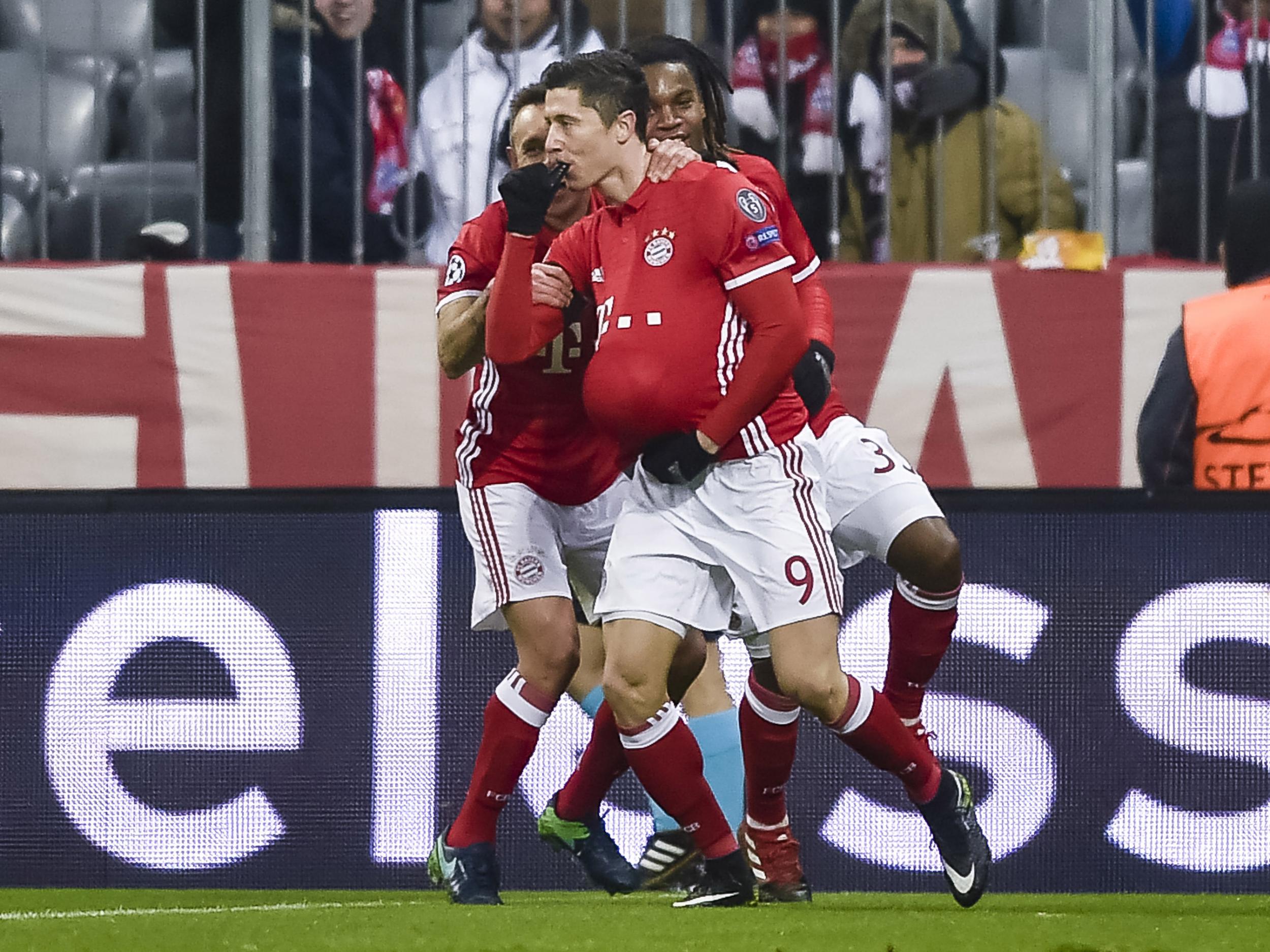 Lewandowski celebrates his goal in a freezing Munich