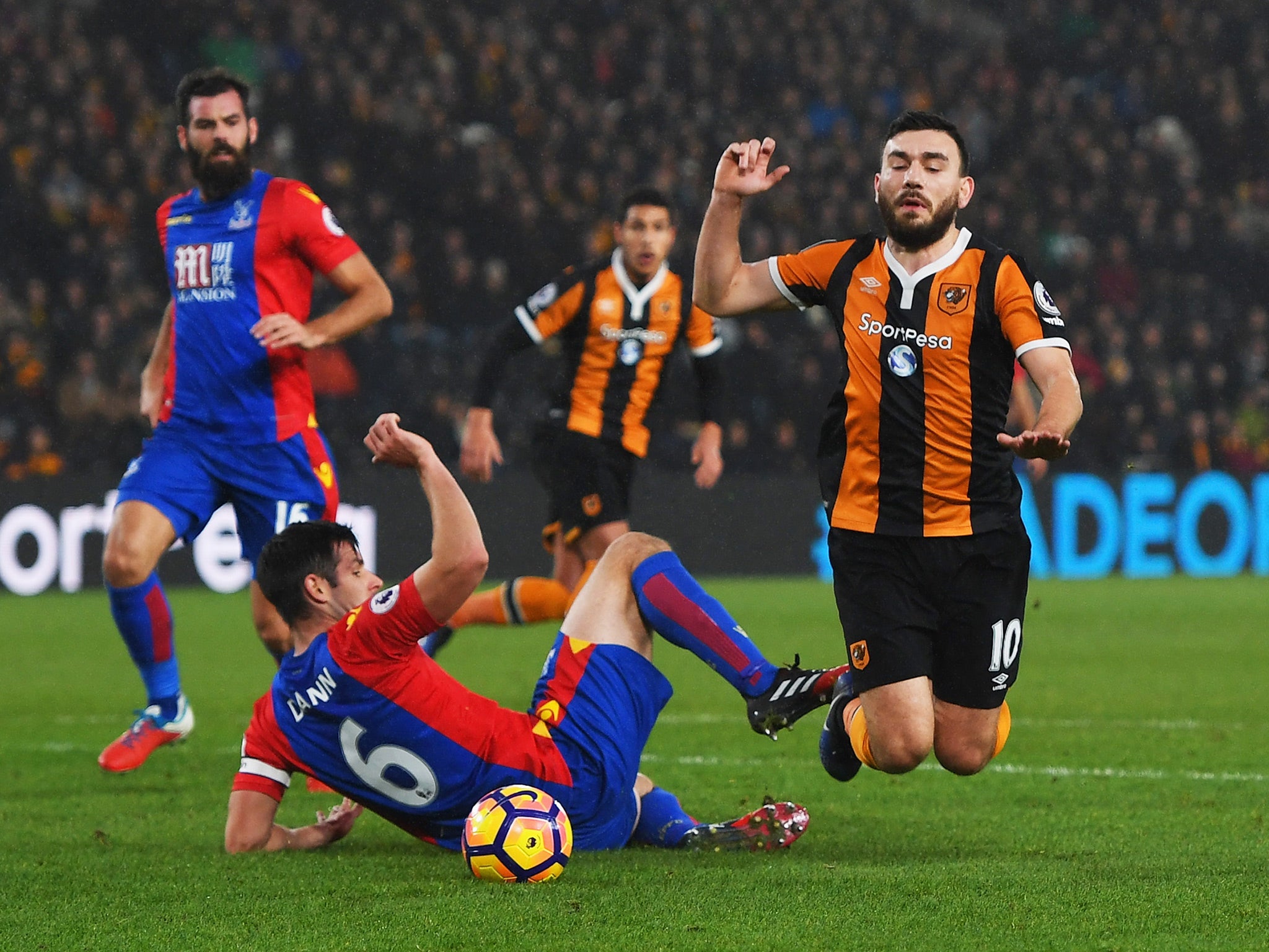 Snodgrass went down easily to win the first-half penalty