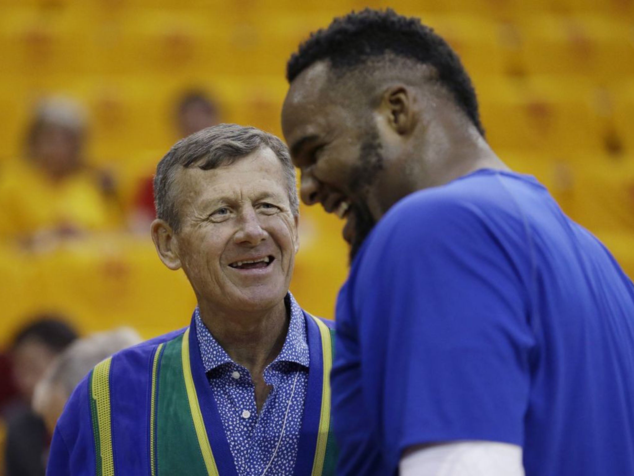 Craig Sager (left) with Los Angeles Clippers' Glen Davis at a basketball game in Houston, Texas in May 2015