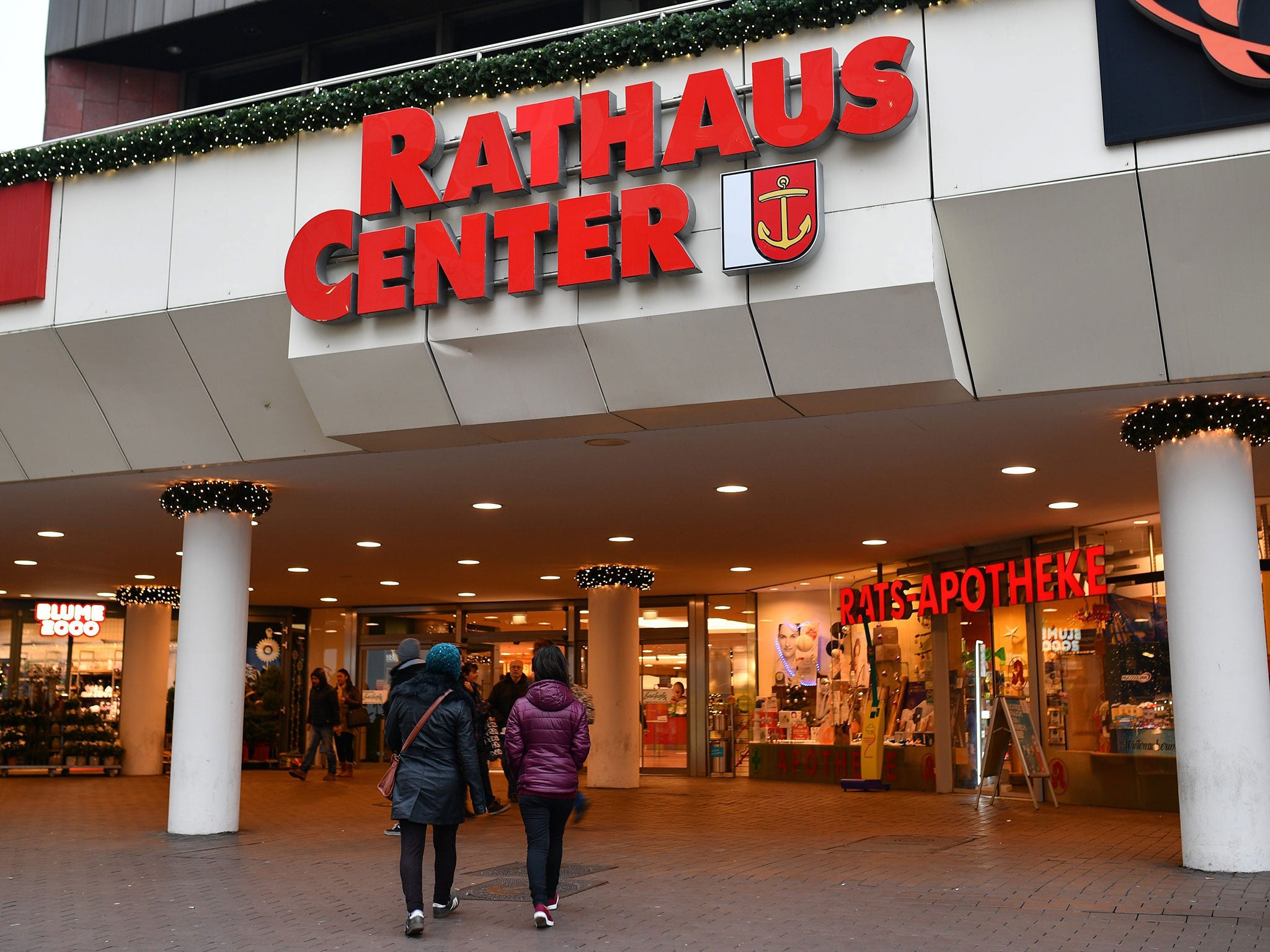 The boy allegedly attempted to bomb the Rathaus-Centre in Ludwigshafen, which houses a shopping centre and the town hall