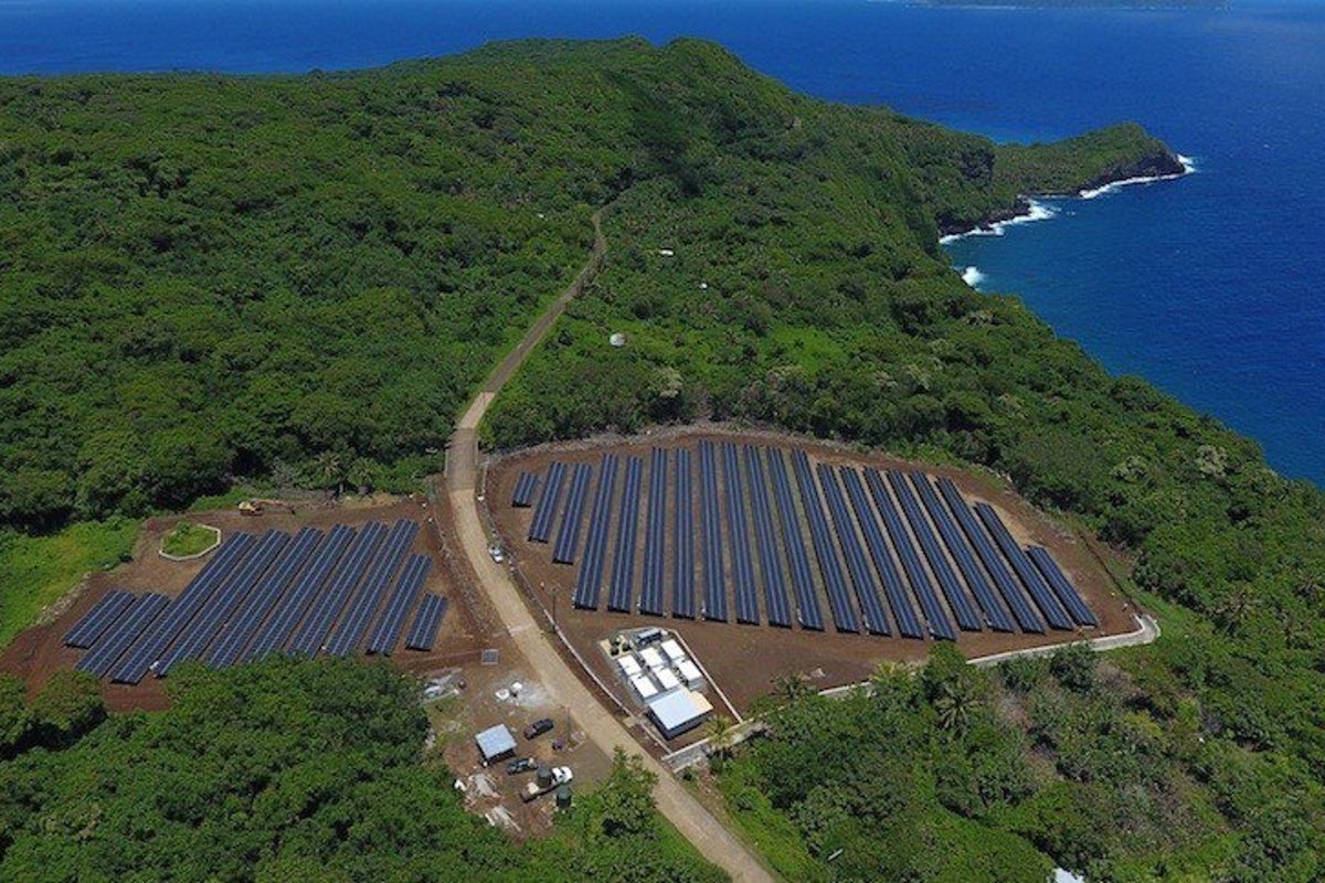 The new Tesla is powering an entire island with solar energy | The ...