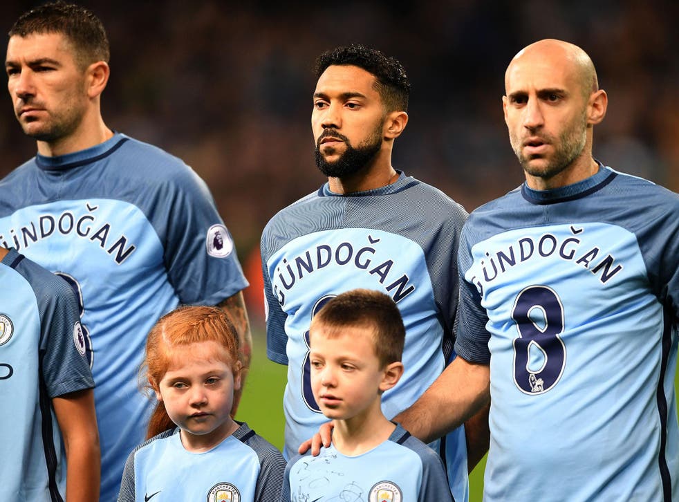 Manchester City players pay tribute to Ilkay Gundogan ahead of the clash with Arsenal