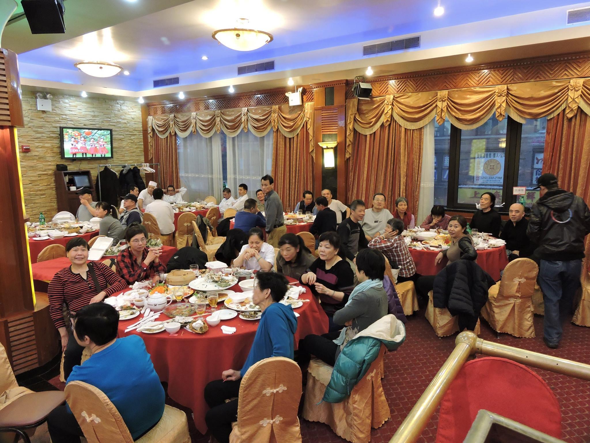 The chaotic banquet hall at Golden Unicorn in Manhattan's Chinatown