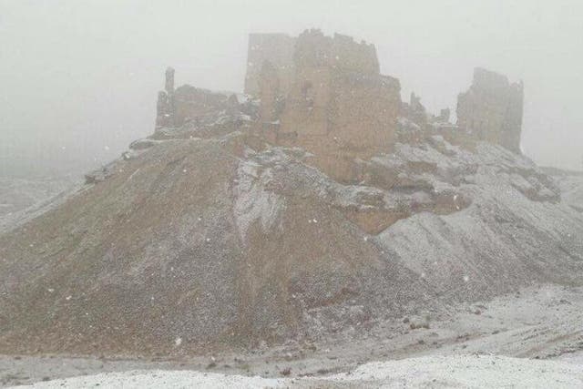 Al-Rabah citadel in Deir Ez Zour has not seen snow in more than a quarter of a century. The freezing conditions have added to the hardships of nearby IDPs