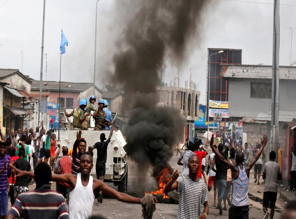 Residents in Kinshasha chant slogans against Congolese President Joseph Kabila